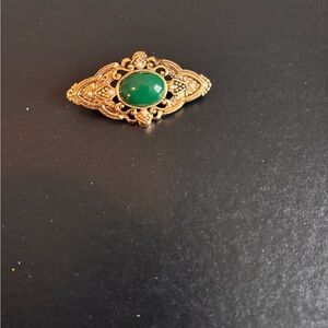 Elegant Vintage Gold and Green Brooch